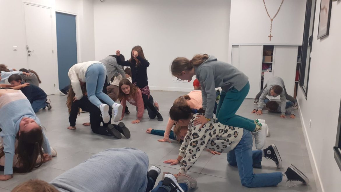 Théâtre en CM2 Ecole Sainte Jeanne d'Arc